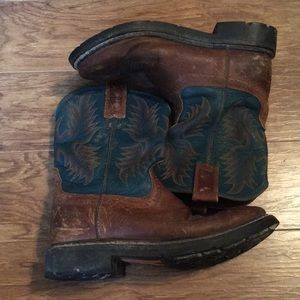 Men’s Ariat boots // size 8.5 // leather upper